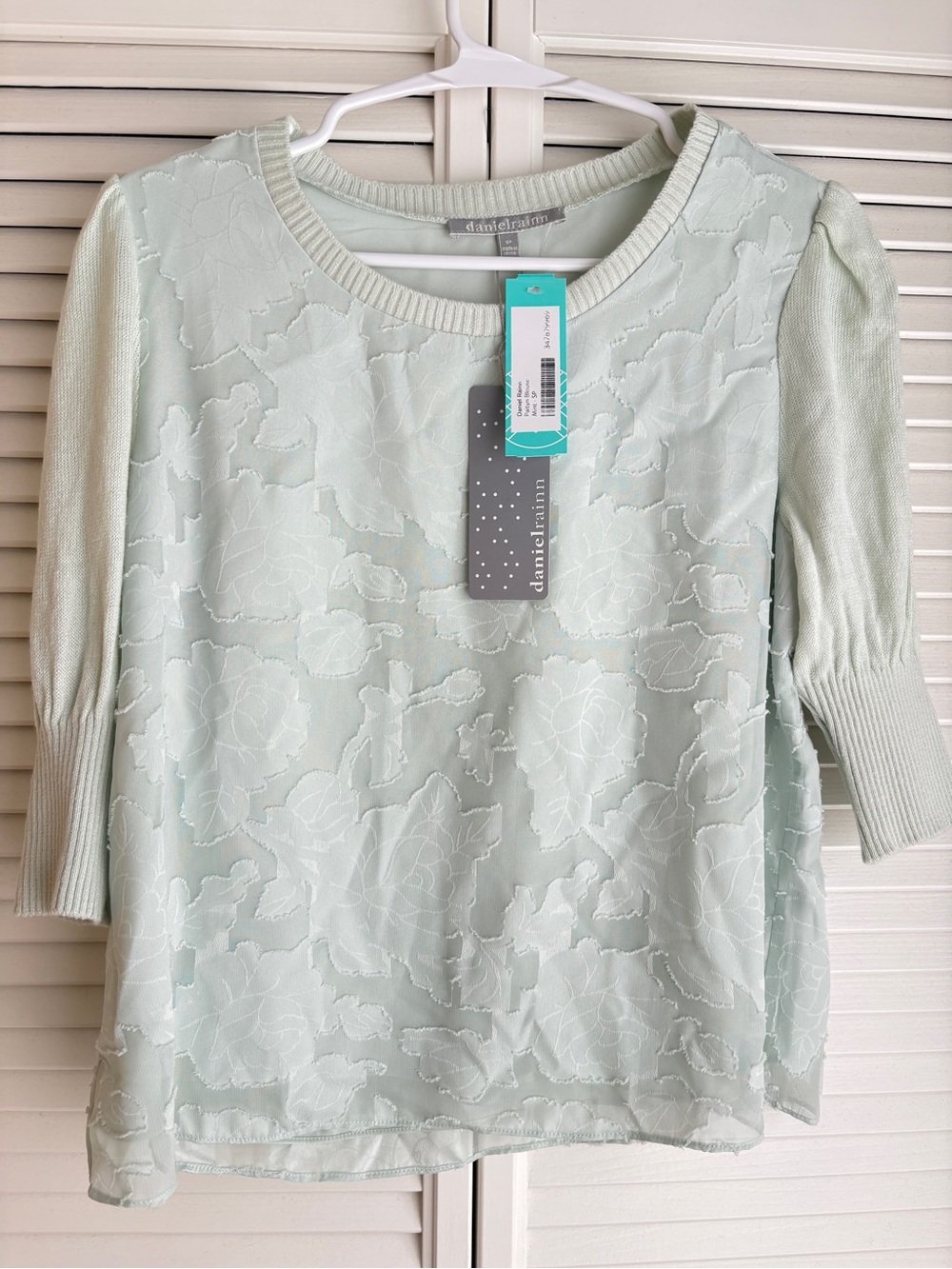 Daniel Rainn Mint Floral Jacquard Short Sleeve Knit Top